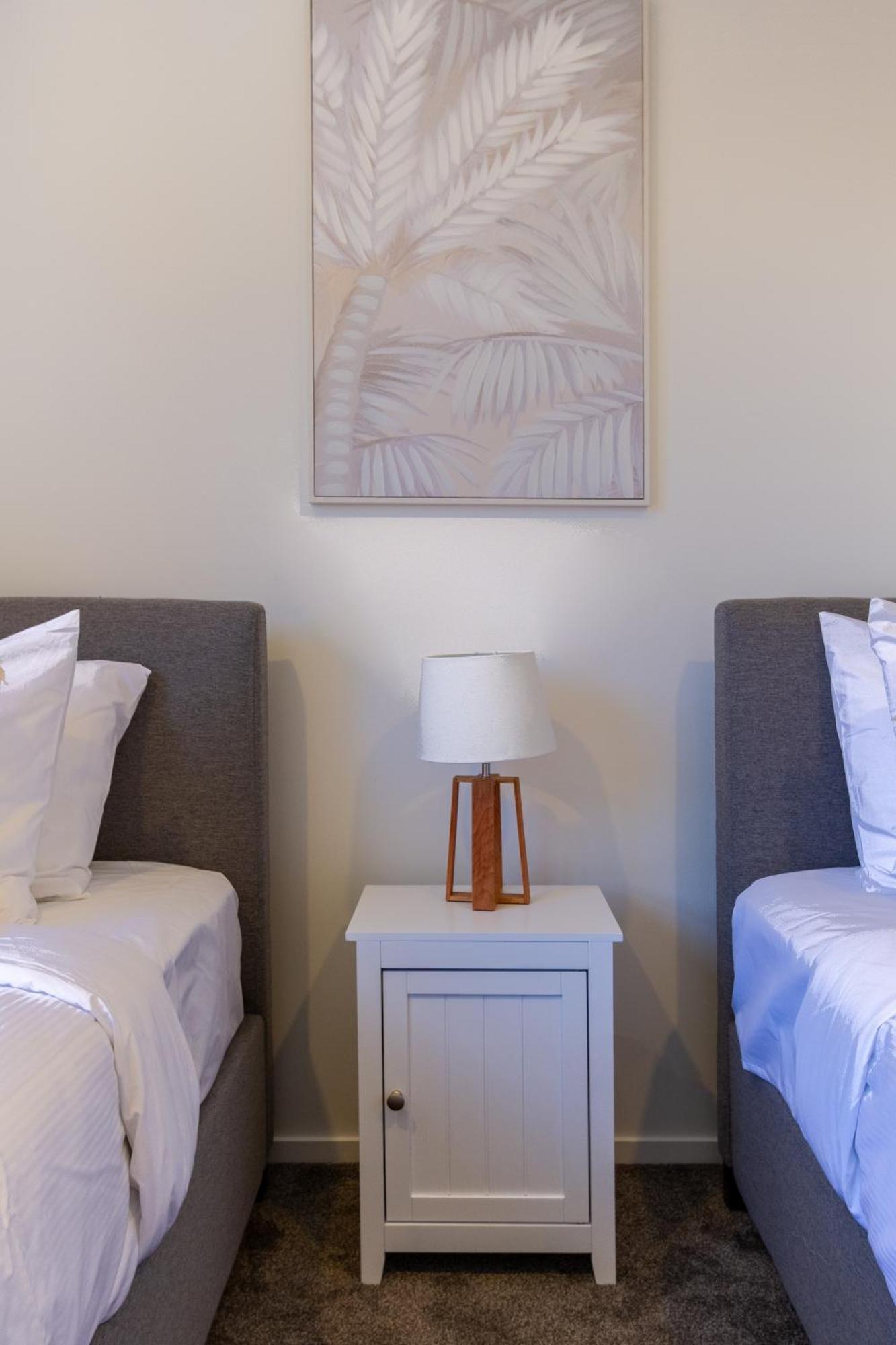 Chic 2-Bed Gem: Trust Arena Proximity - West Akl Lägenhet Auckland Exteriör bild